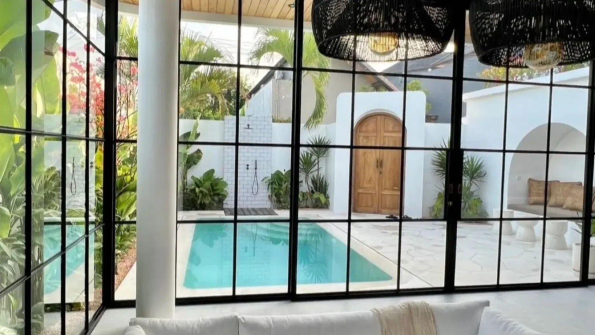 Interior Design Bali Modern Tropis